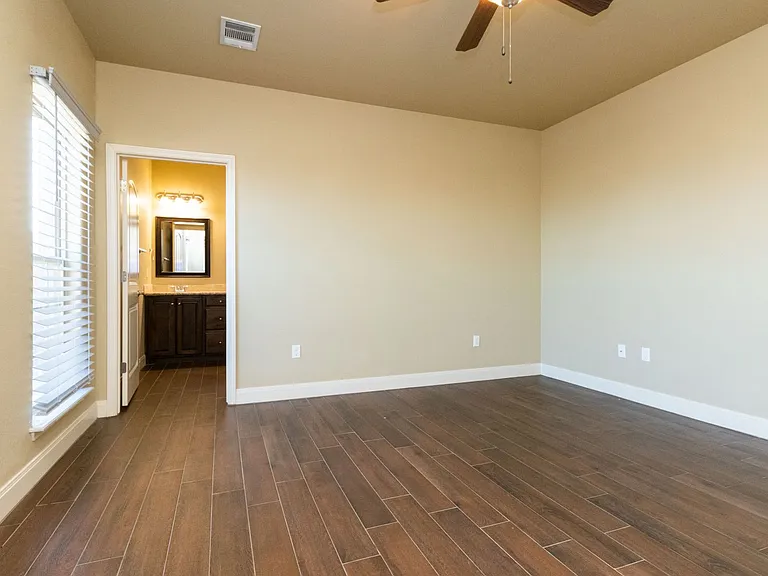 9635 Mossberg St — Photo 18
