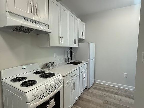 3rd image of 416 E 65th St APT 2C