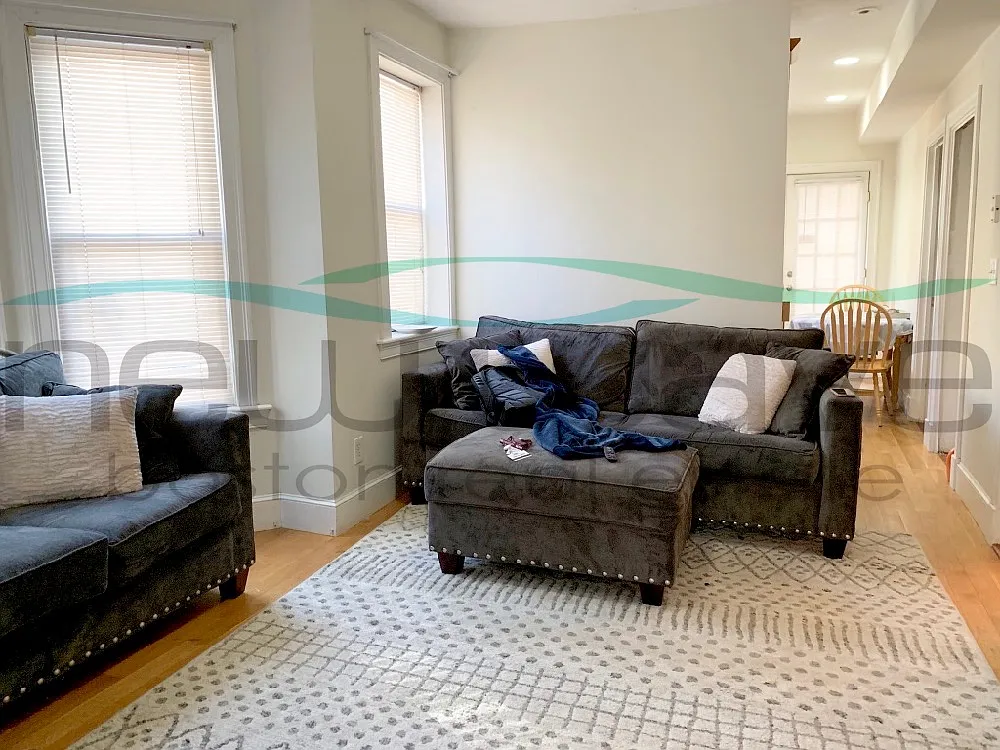 3 bed, 1100 sqft, $4,800 — Photo 1