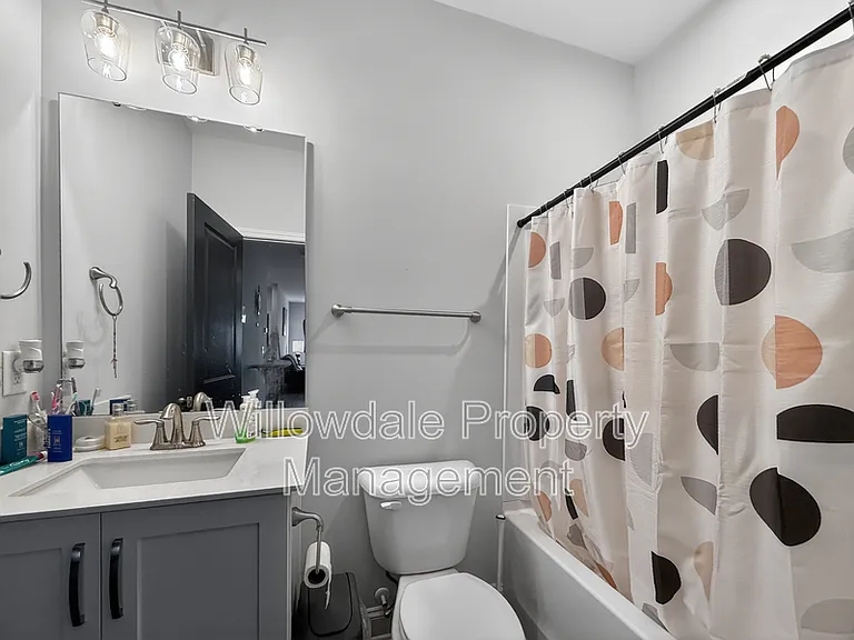 111 N Parkside Dr — Photo 30