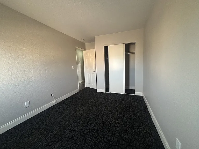 5660 E Lake Mead Blvd #D — Photo 12