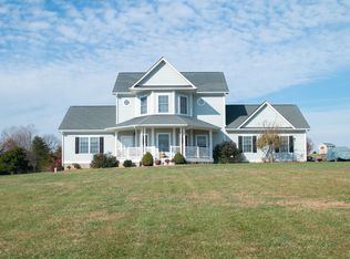 54 Landfall Dr, Moneta, VA 24121