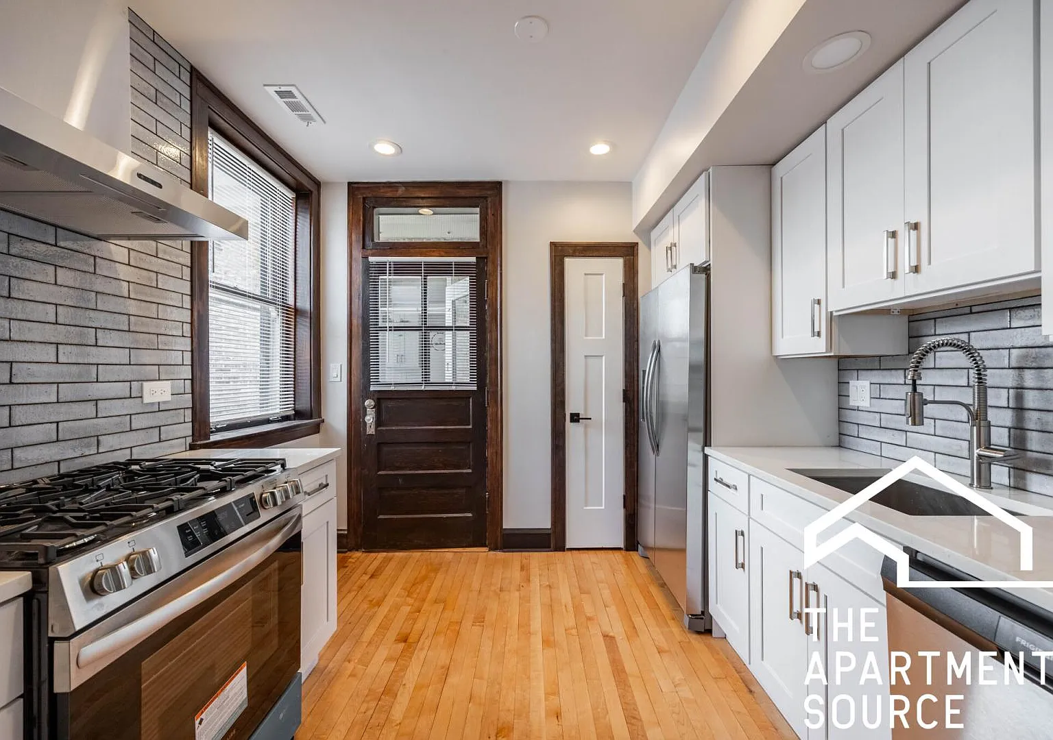 6409 North Talman Avenue #301 — Photo 2
