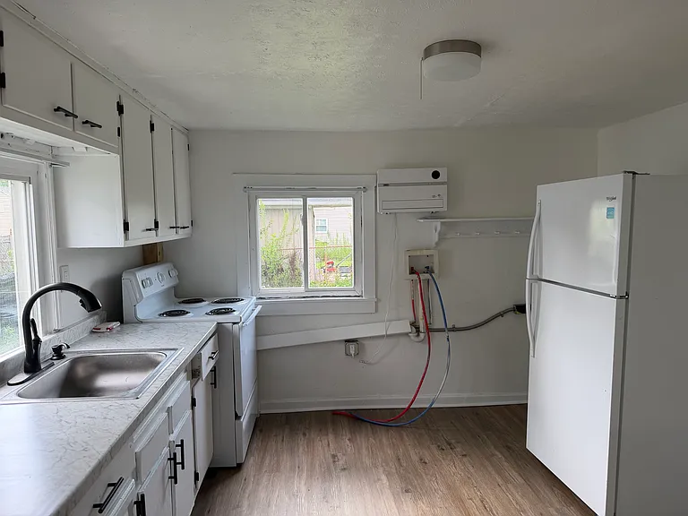 1877 Montgomery Ave #2 — Photo 10