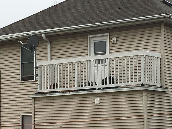3rd image of 614 N Ashland Ave