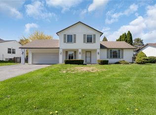 89 Kinmont Dr, Rochester, NY 14612