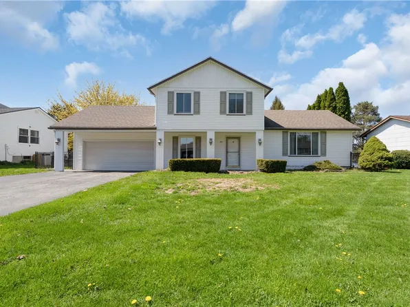89 Kinmont Dr, Rochester, NY 14612