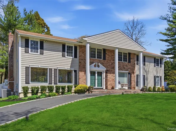 20 Hemingway Drive, Dix Hills, NY 11746