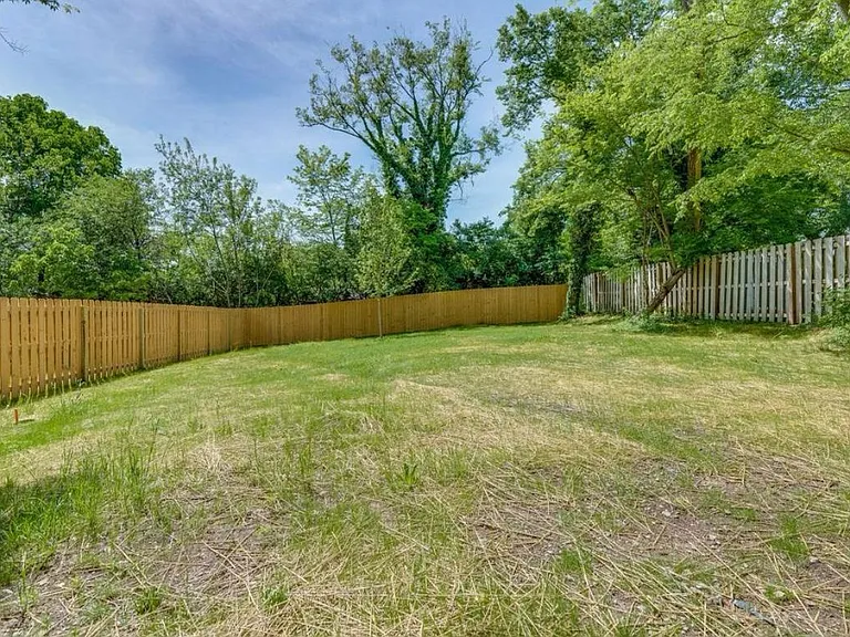 1700 Sherwood Ln #B — Photo 20