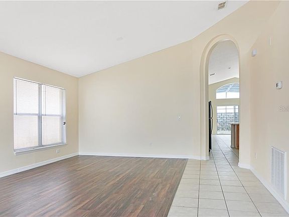 4th image of 422 Paloma Dr