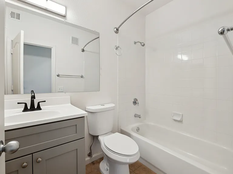 4343 N 21st St #226 — Photo 2