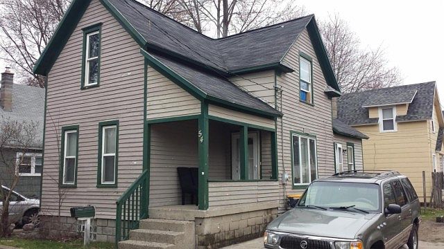 2nd image of 54 Vandine Pl NE