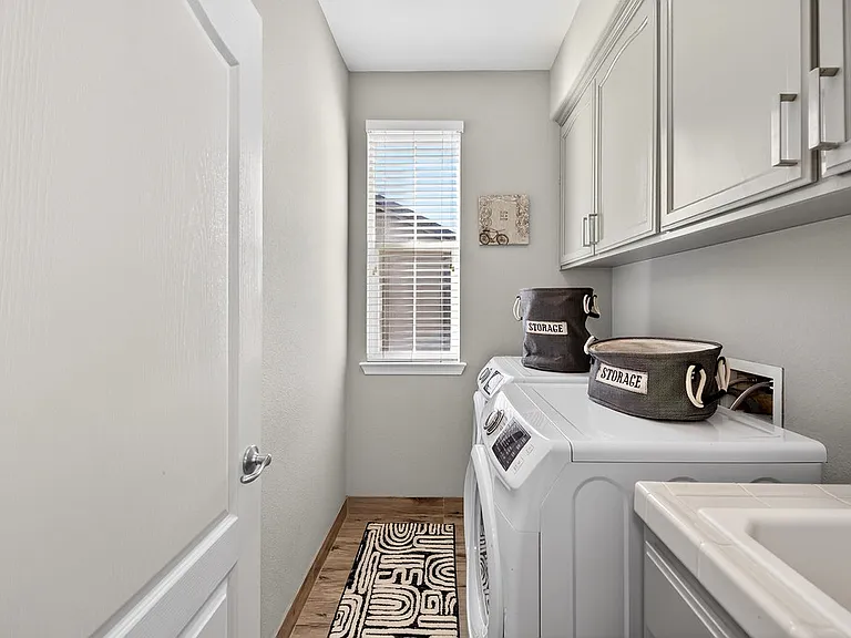 390 Caravaggio Cir — Photo 44