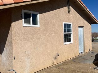 9123 Buena Vista St, Apple Valley, CA 92308