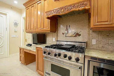 Sold by Robert DeFalco Realty