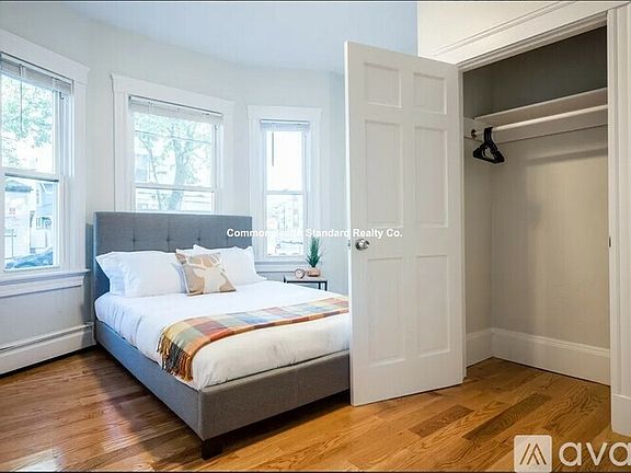 4th image of 88 Hampshire St #0