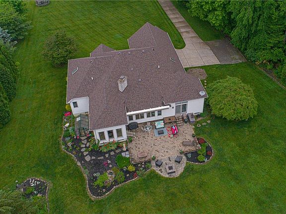 4th image of 4131 Shallow Creek Dr