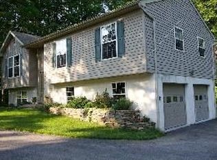 16 Beechwood Dr, West Brandywine, PA 19320