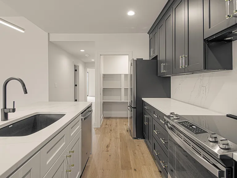 200 W Gregory Blvd #202 — Photo 5