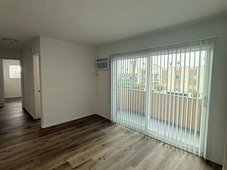 1179 Crenshaw Blvd — Photo 10