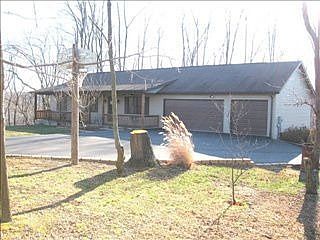 5th image of 256 Henderson Ln