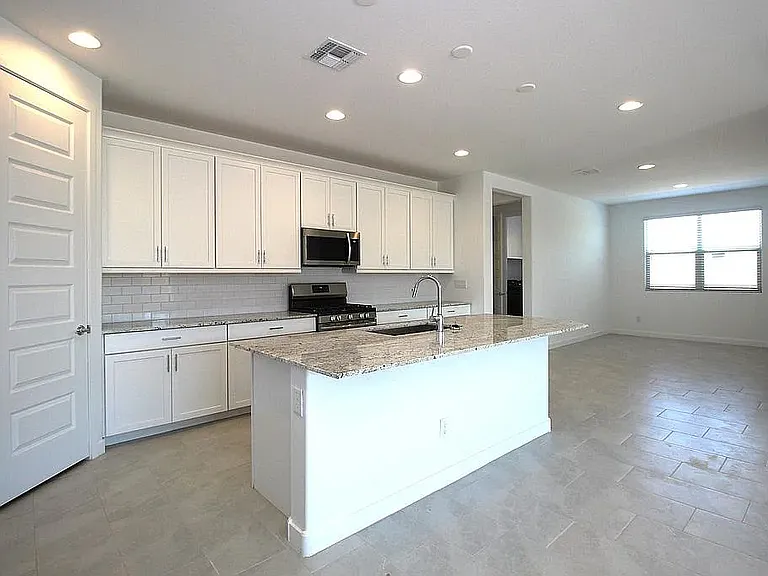 4427 N 94th Dr — Photo 22