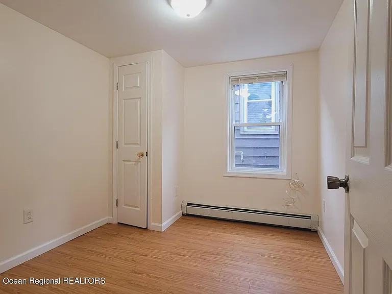 218 Porter Ave #B — Photo 11