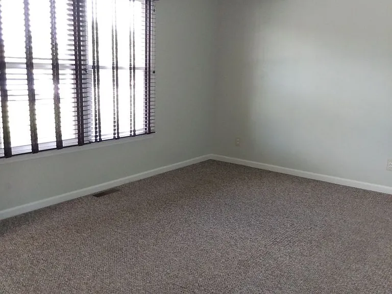 2640 Holt Ln — Photo 13