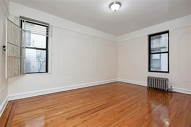 Rented by R New York