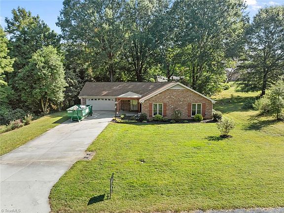 2nd image of 1035 Foothills Dr