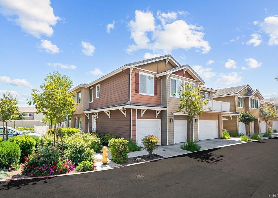 1st image of 445 Nickel Creek Dr