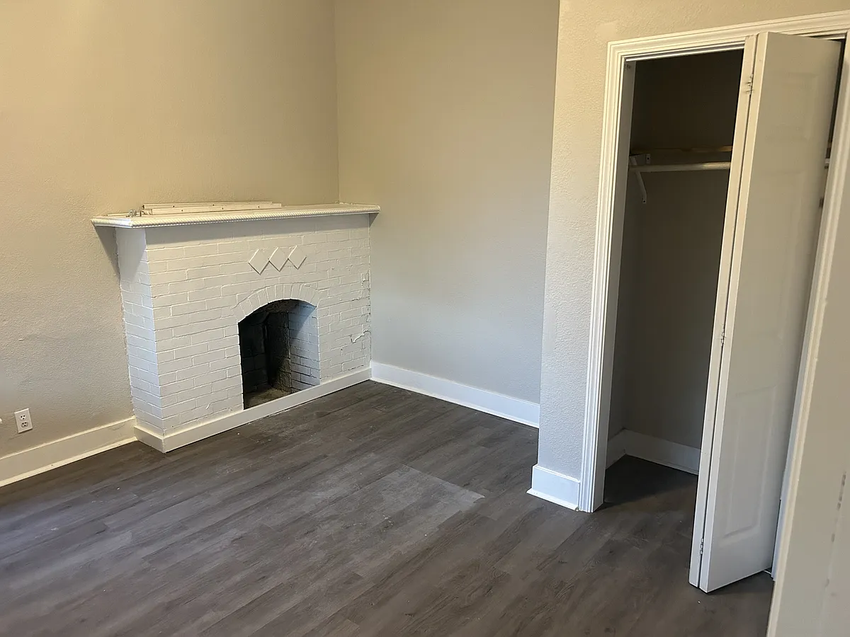 Building Photo - 710 King Ave #1