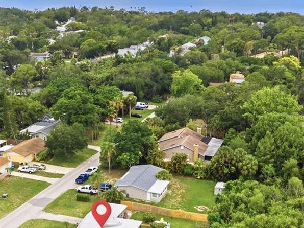 100 Avery Ave, Crystal Beach, FL 34681