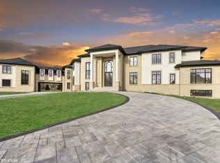 5 Saucer Cir, South Barrington, IL 60010