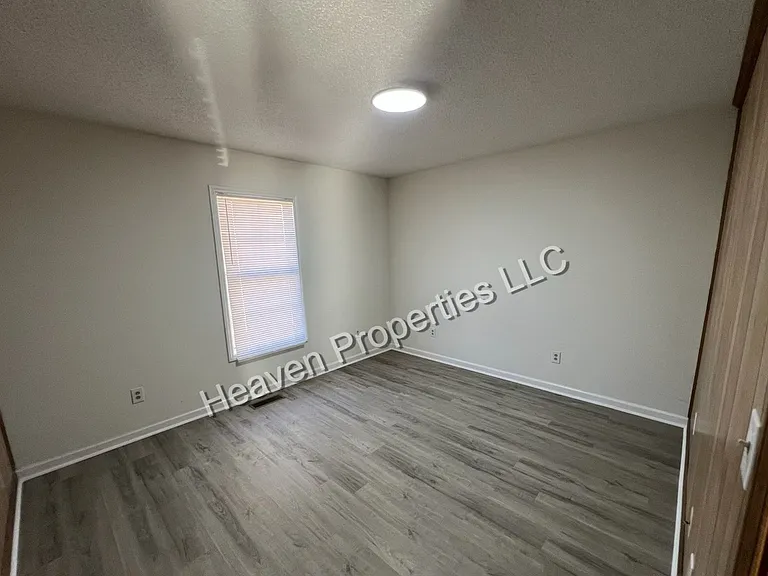 519 Leonford St — Photo 7