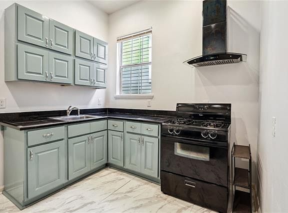 5th image of 7429 Freret St