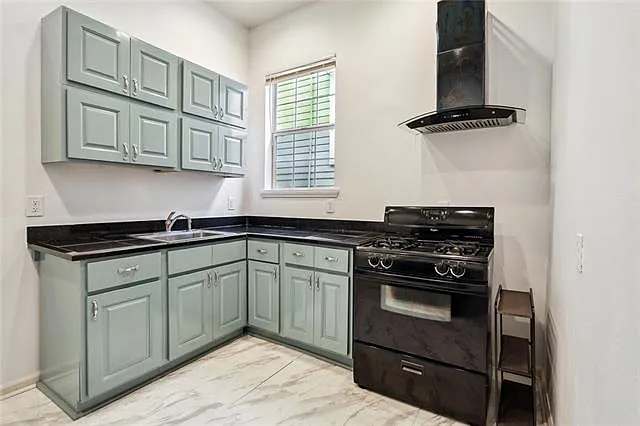 7429 Freret St — Photo 5