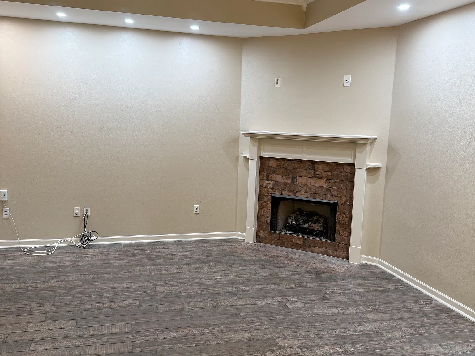 4 bed, 2.5 bath, 2142 sqft, $2,400 — Photo 2