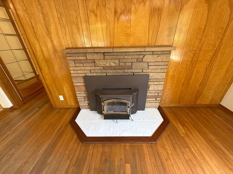 1670 Yew St SE — Photo 8