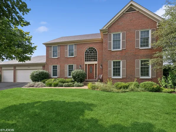 225 Birchwood Dr, Barrington, IL 60010