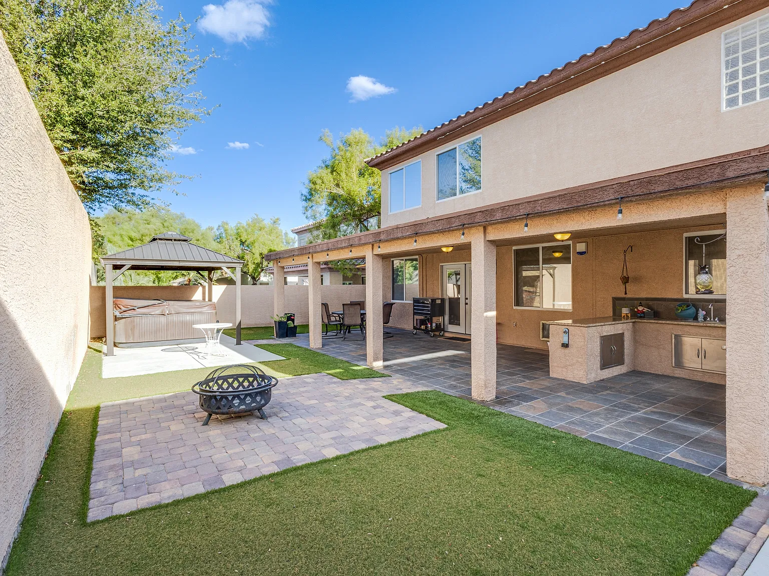 4 bed, 2370 sqft, $3,000 — Photo 4