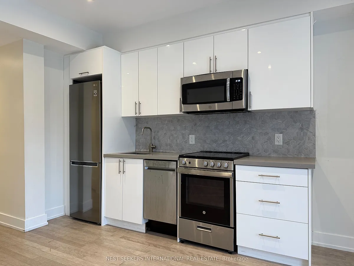Building Photo - 1555 Bloor St W #4