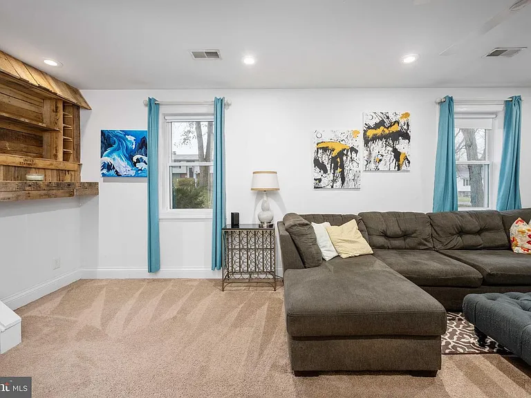 1705 Sherwood Dr — Photo 28