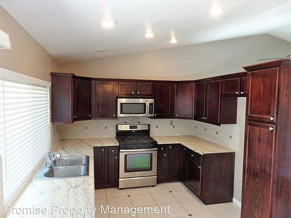 4th image of 1249 Remington Ct