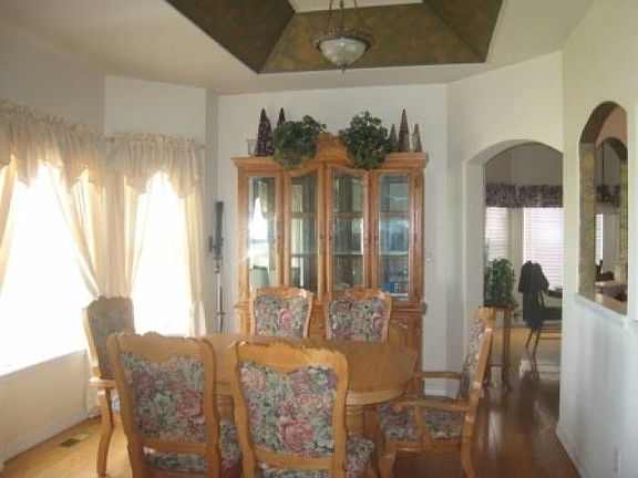 4th image of 8764 Towner Ave