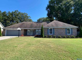 3008 Stoneway Dr SW, Decatur, AL 35603