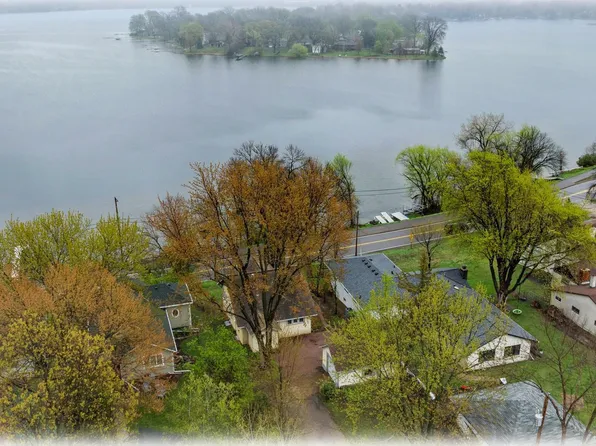 2319 W Medicine Lake Dr, Plymouth, MN 55441