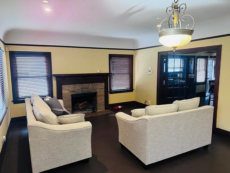 2754 Kenwood Ave #5 — Photo 22