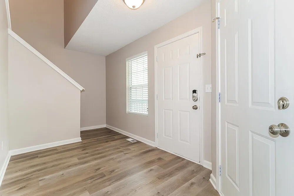 3 bed, 2.0 bath, 1581 sqft, $1,730 — Photo 4