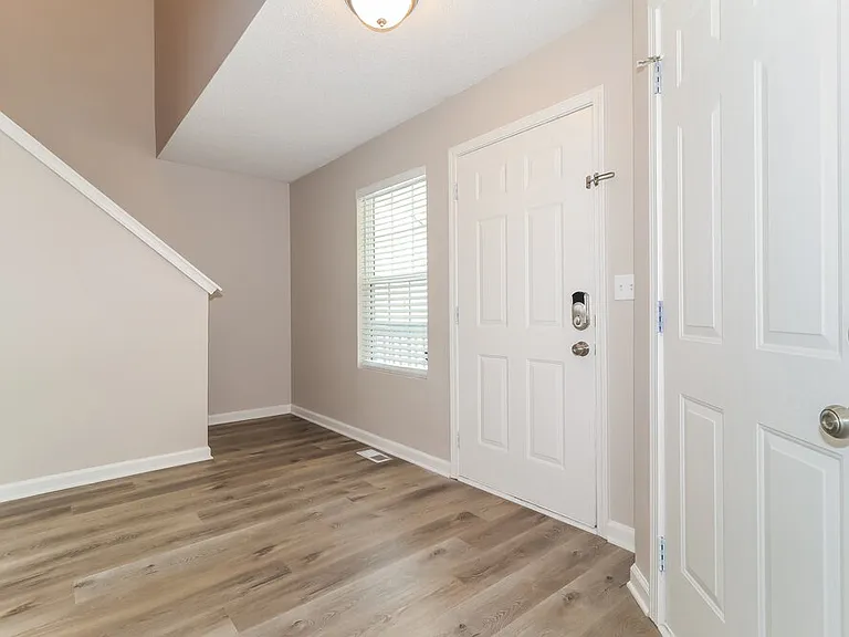 81 Middlebrook Dr — Photo 4